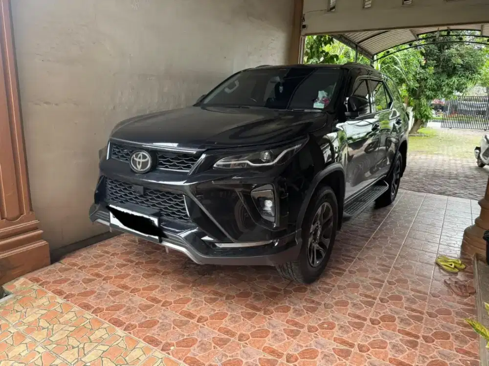 FORTUNER LEGENDER GR TSS 2.8 TAHUN 2025
