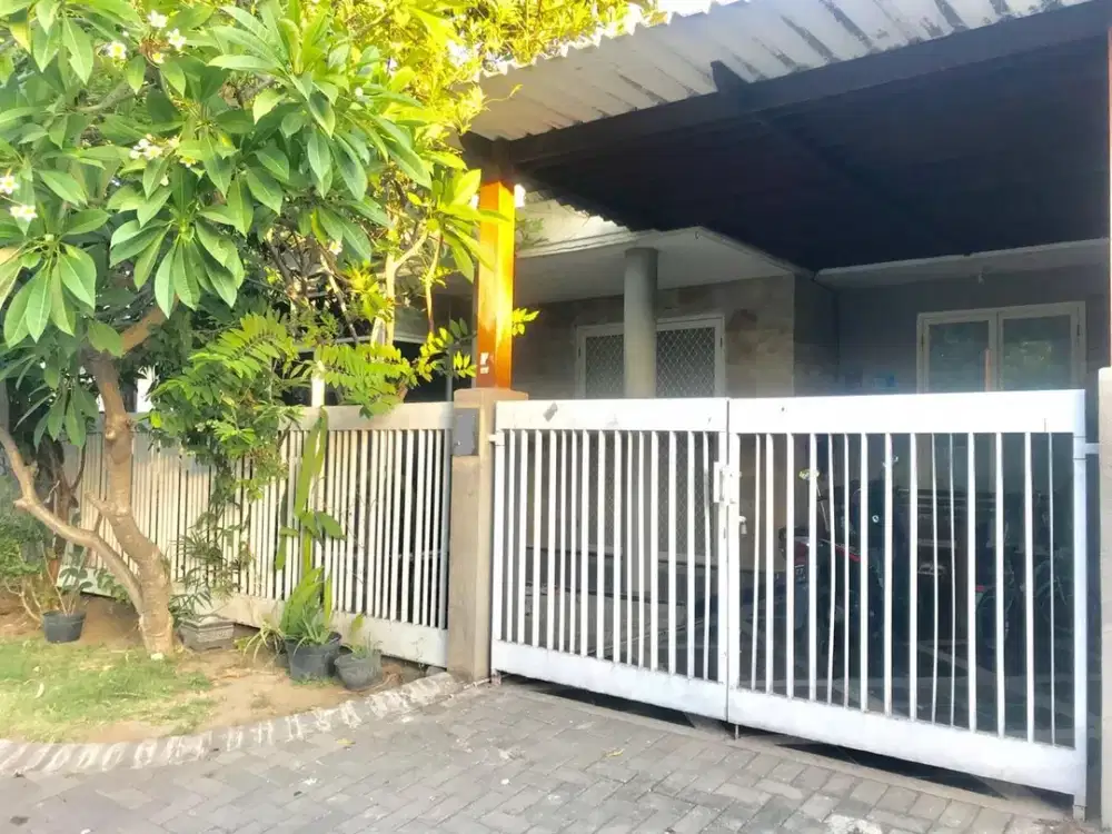 Dijual Rumah Pantai Mentari Jalan Besar Cluster ROW 3.5 mobil