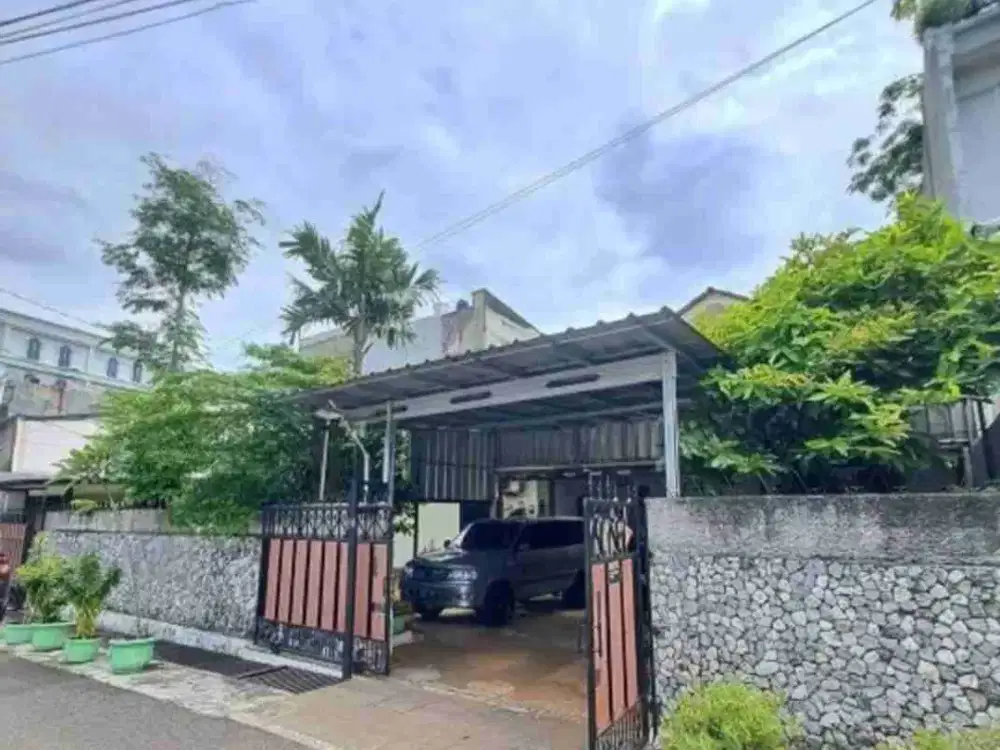 Rumah bagus terawat dan paviliun kost di Radio Dalam Jakarta Selatan