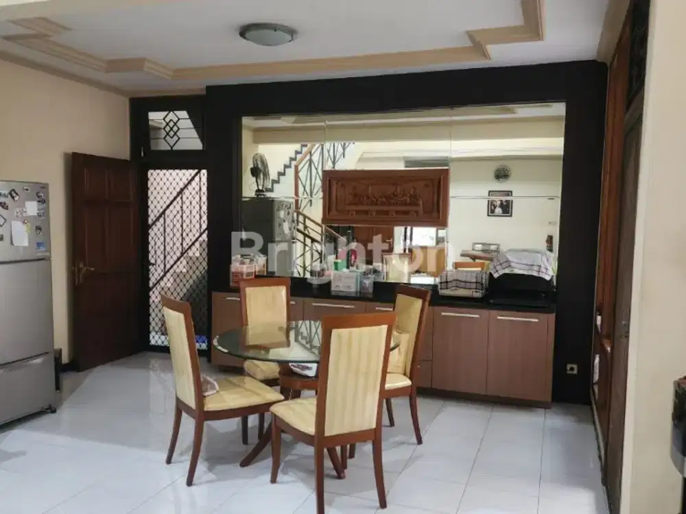 Rumah 2 Lantai, Dharmahusada, Sudah Renov- Cat Ulang, Siap Huni