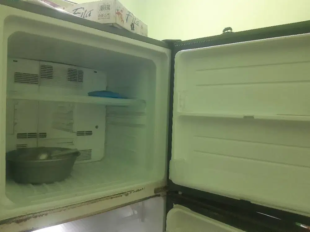 Jual kulkas sharp bekas