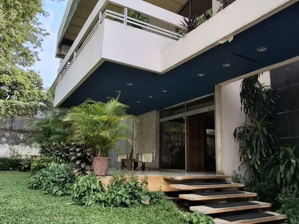 Rumah Tua Istimewa di Simprug Kebayoran lama pr 17641