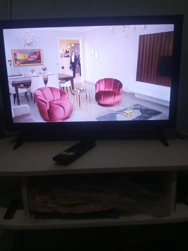 Jual cepat Smart TV Polytron 24 inc