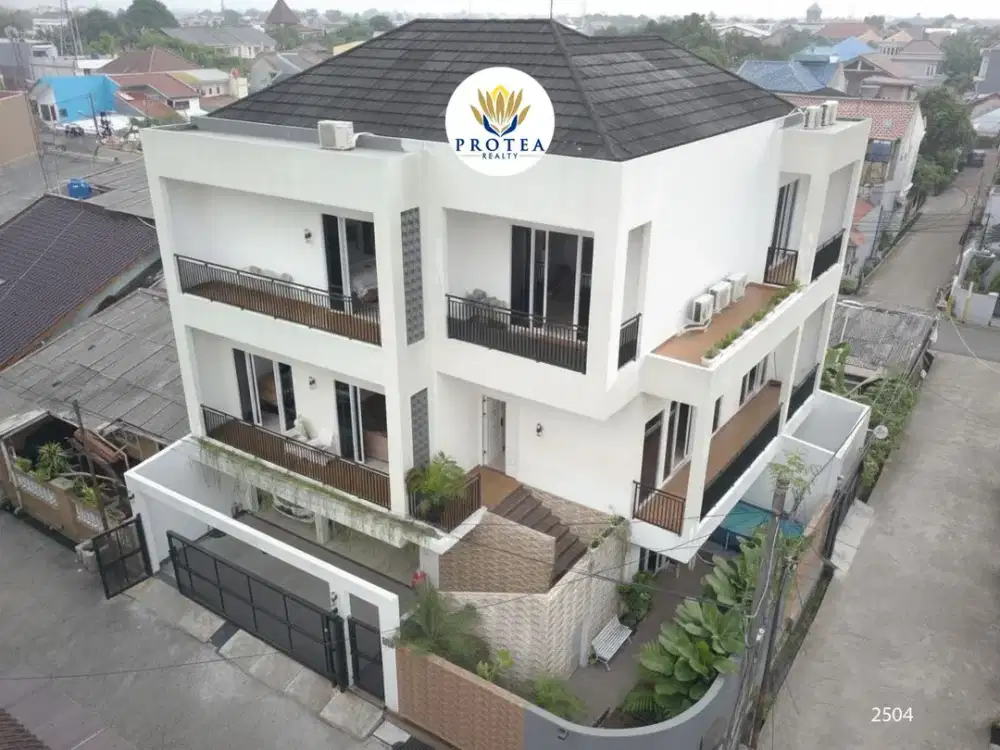 RUMAH 3 LANTAI MODERN SIAP HUNI DI BEKASI