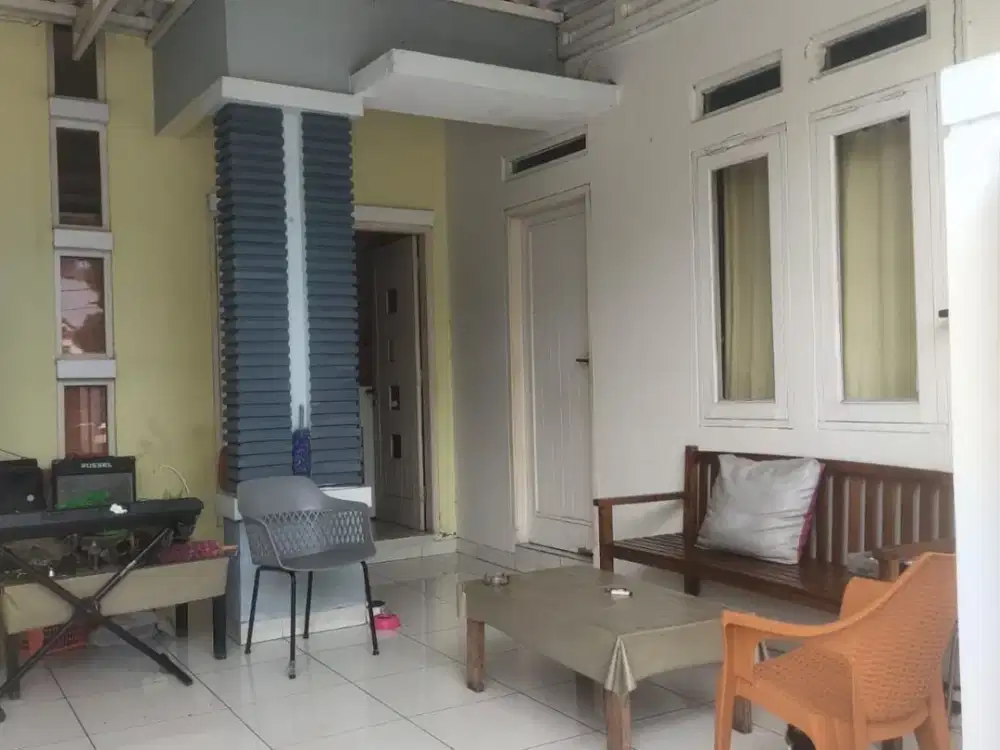 Rumah 2 Lantai di Cluster Aralia Harapan Indah, Bekasi.