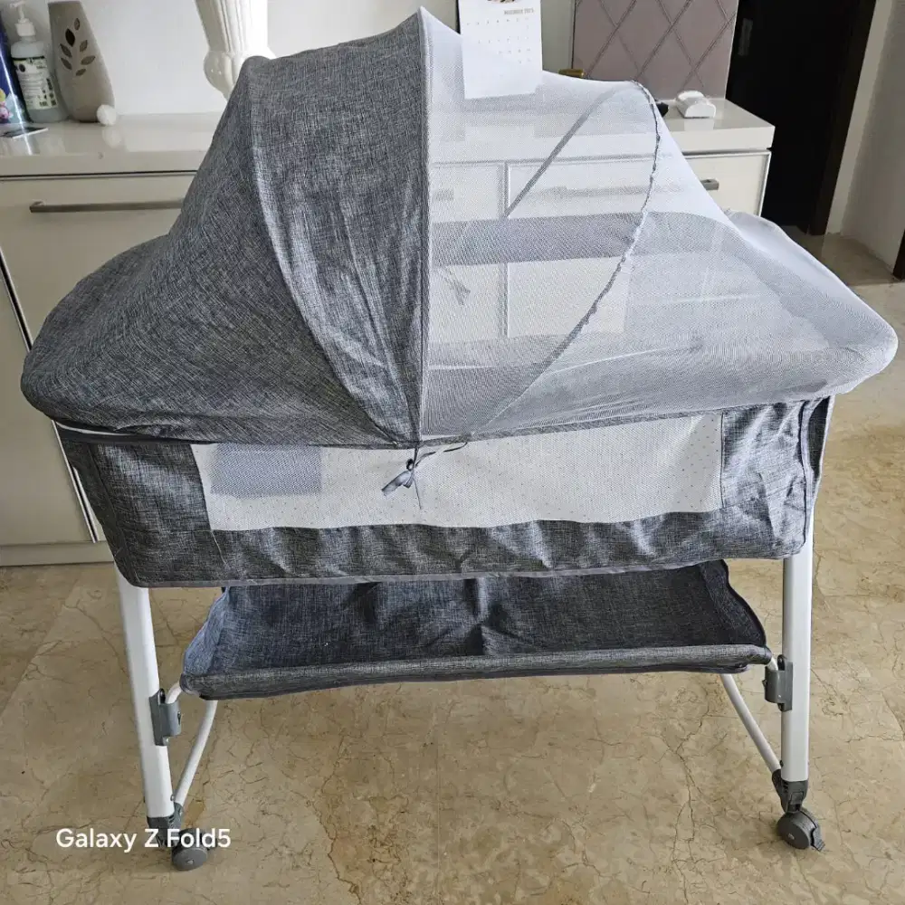 Tempat Tidur Bayi Second. Kondisi Oke.