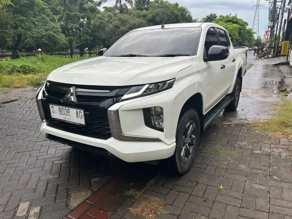 Mitsubishi Strada Triton Exceed double cabin 4x4 2022 Istimewa