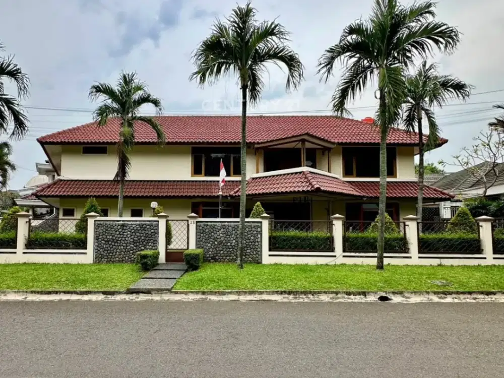 Disewakan Rumah Hook Siap Huni Depan Taman Di Pondok Indah