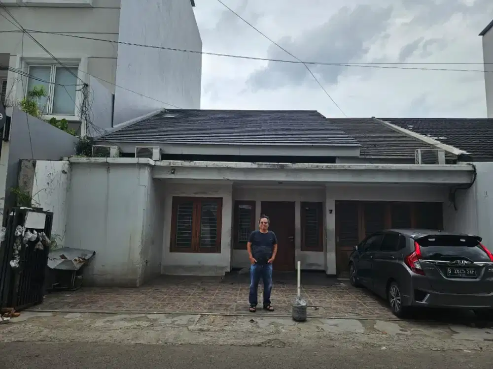 DIJUAL CEPAT RUMAH JL. PEJOMPONGAN  BENDUNGAN HILIR JAKARTA PUSAT