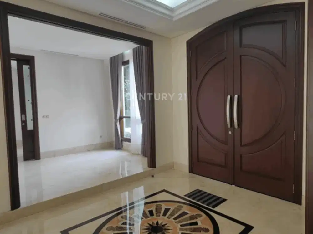 Disewakan Rumah Bagus Dengan Pool Di Pondok Indah