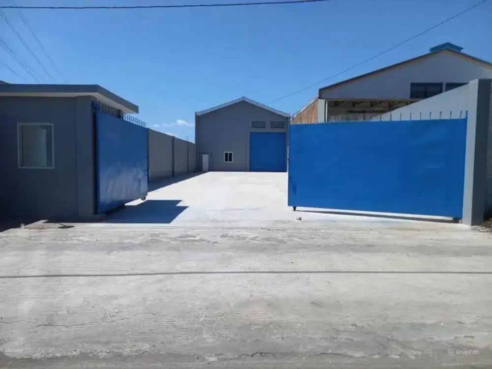 Gudang Strategis Dekat Stasiun Gawok