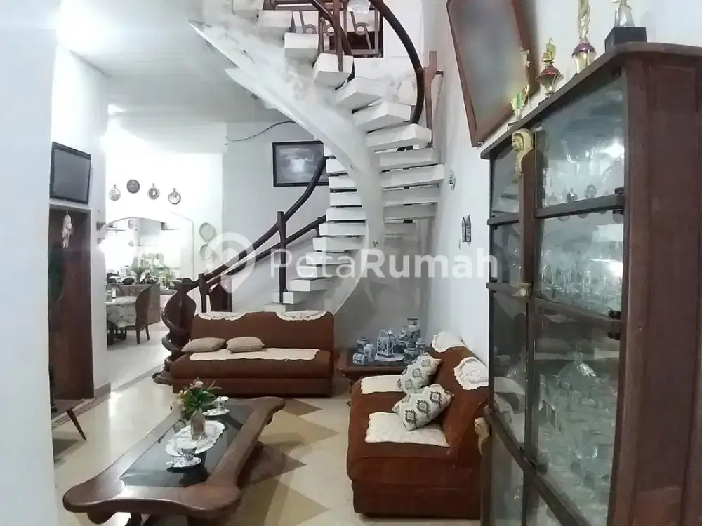 DIJUAL VILLA JALAN PARE - DAERAH ISKANDAR MUDA (DEWI NATALIA)