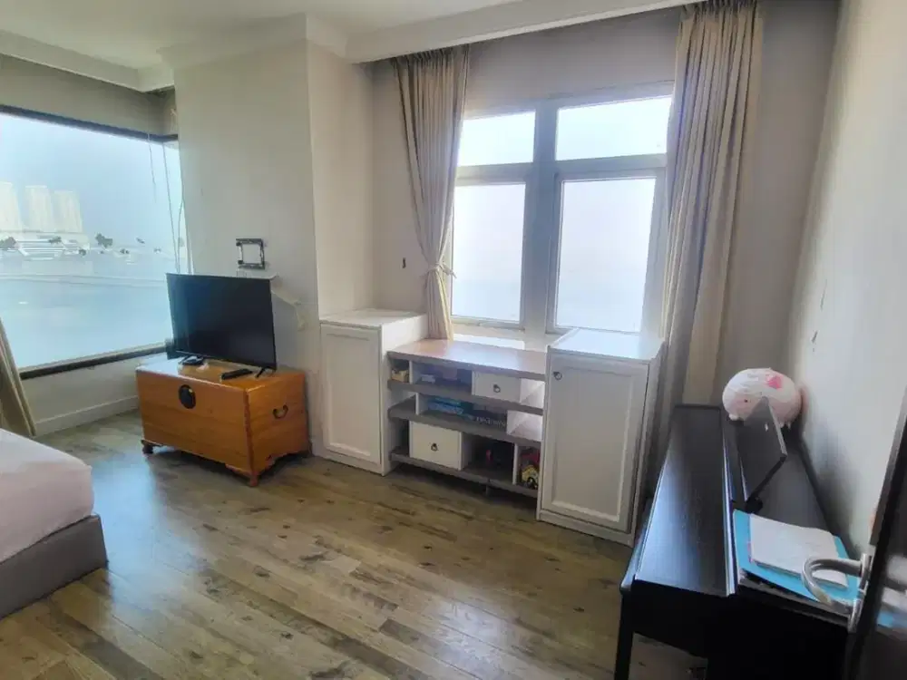 Apartemen Exclusvie Pantai Mutiara 158m2 3+1BR Semi Furnished Best View