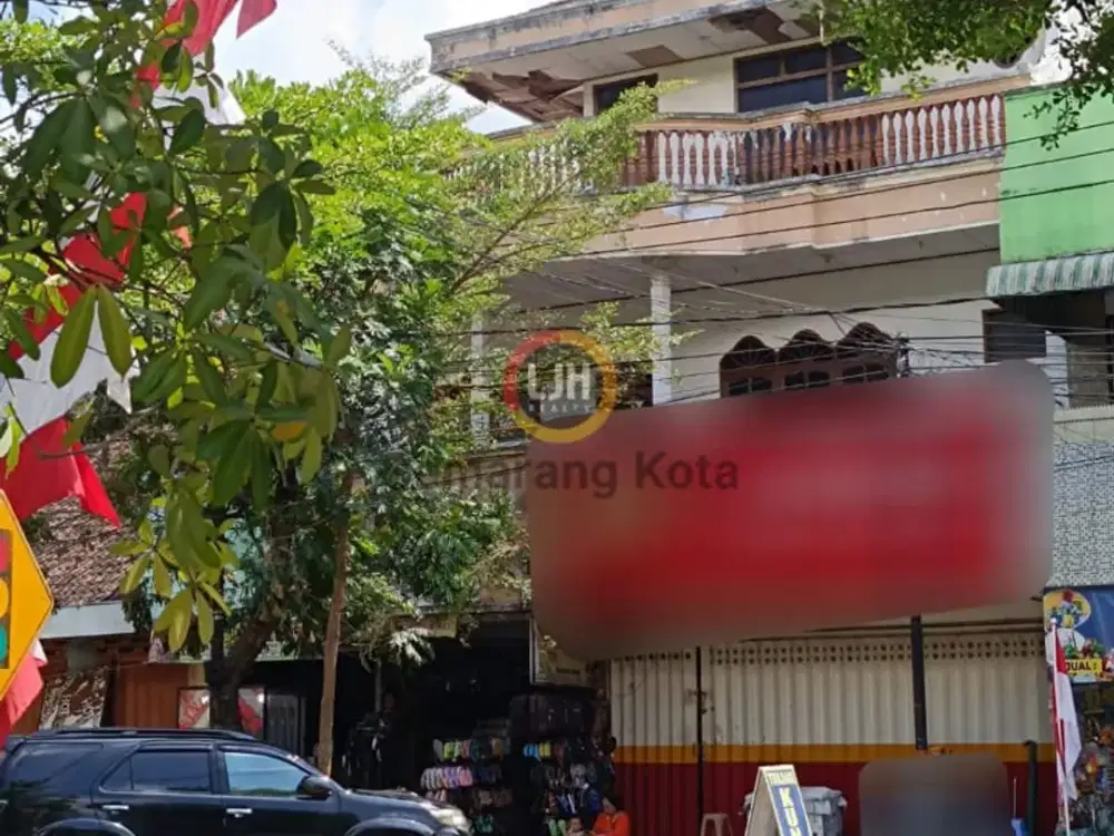 Bangunan Usaha di Jalan Kartini