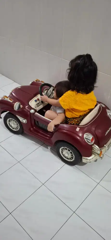 Spesialis mobil mainan aki anak-anak