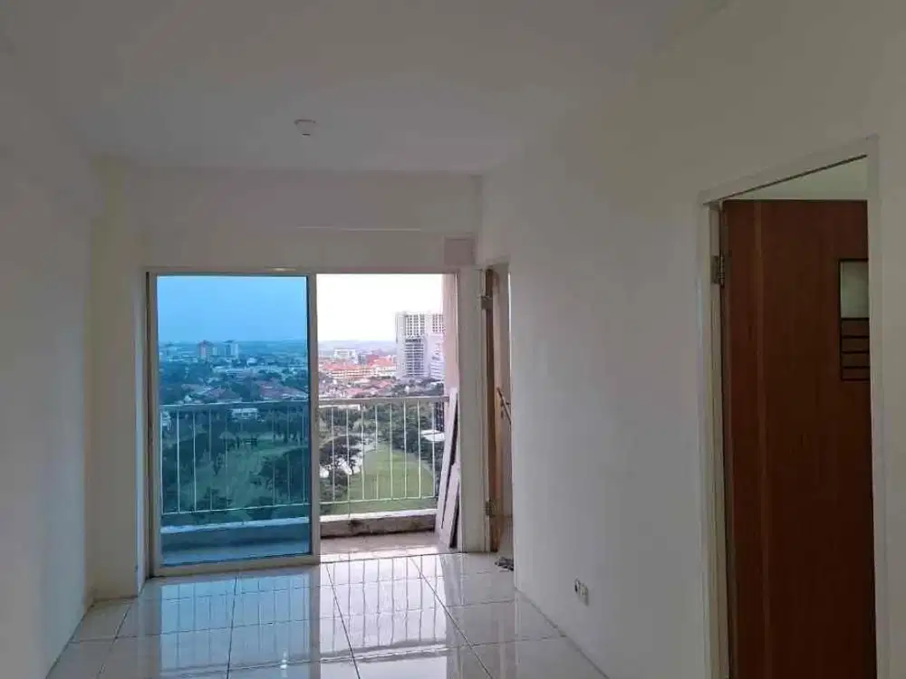 Disewakan Apartemen Puncak Bukit Golf Surabaya dekat Pakuwon Mall,  2 BR Kosongan Golf View