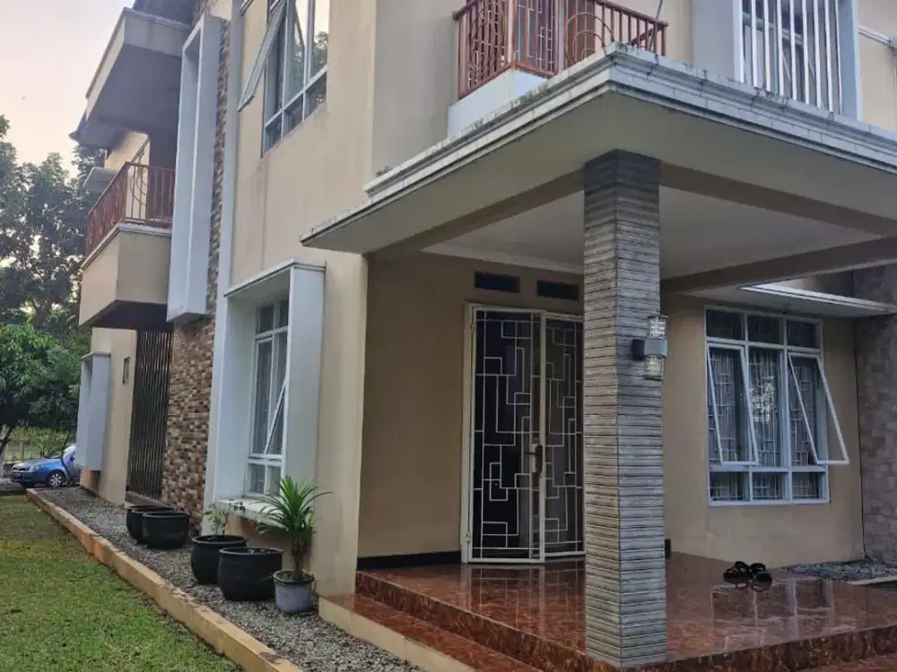 Dijual Rumah Bima Citra Posisi Hook 2 Lantai, Luas Tanah 192M2, Kamar Tidur 5+1, SHM, Dalam Cluster, Semi Furnished, Bebas Banjir, bisa KPR, Mustikaja