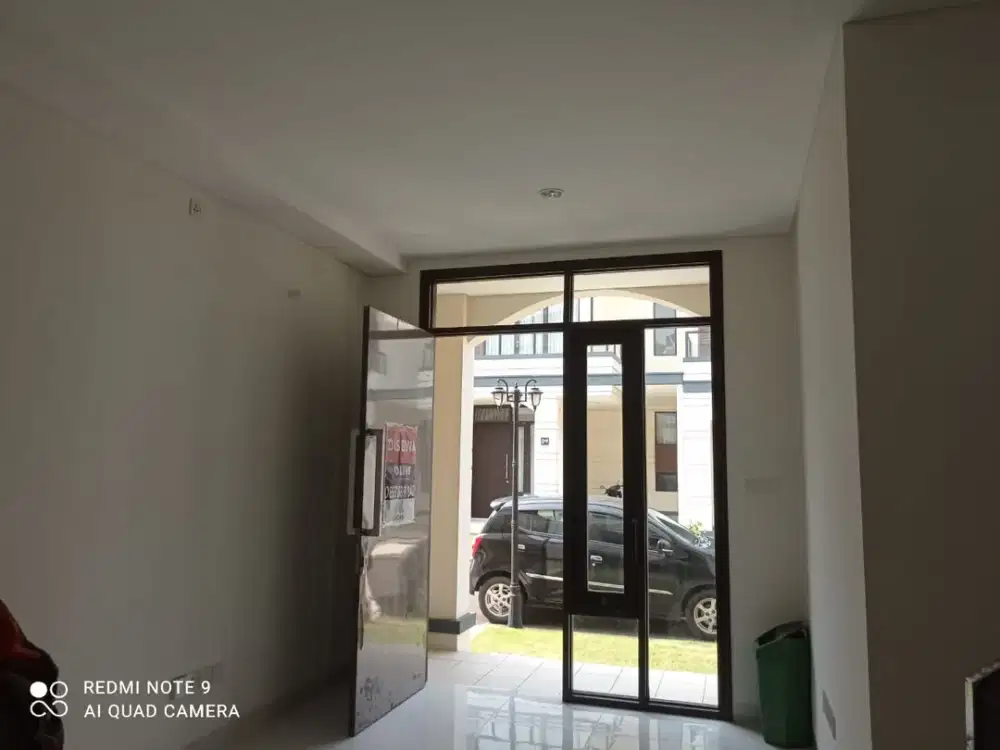 Rumah Rapih Bersih Terawat Siap Huni di Lavon Swancity Cikupa