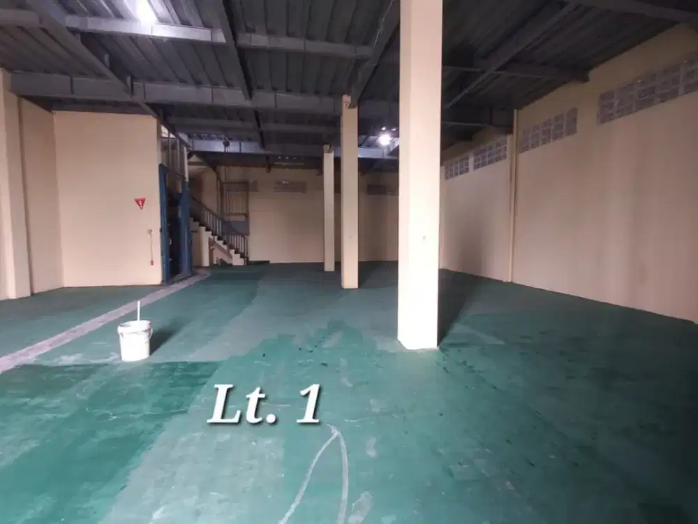 Disewakan gudang 3 lt dengan lift barang di Agus Salim, Bekasi Timur