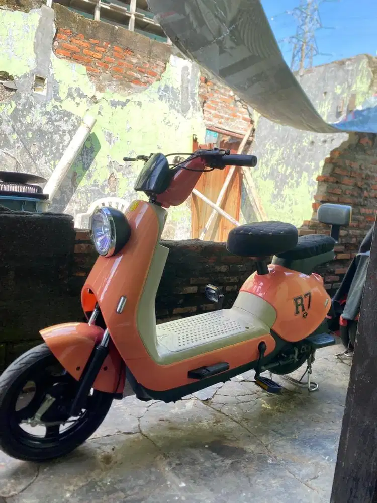 Sepeda listrik uwinfly R7