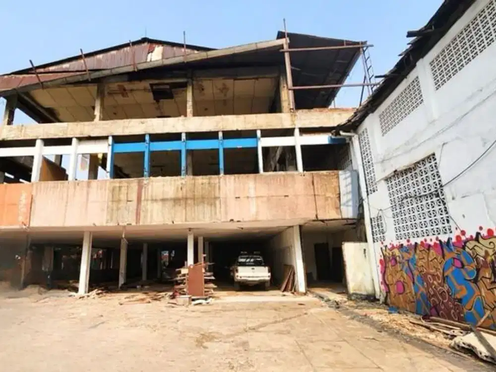 Gedung Ex Showroom di Lahan 1200m Jl Soepomo Tebet Jaksel