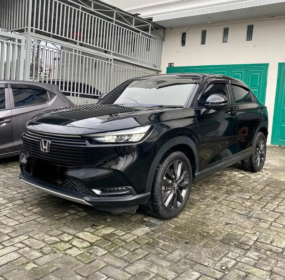 (Original) HRV SE CVT 2024 Hitam 2023