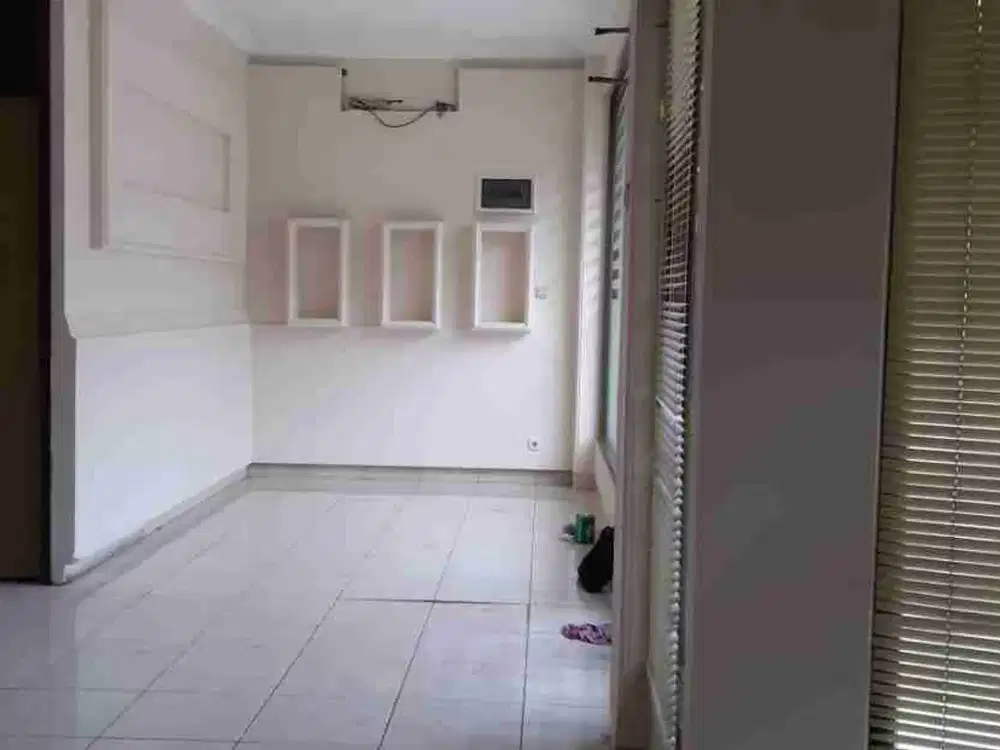 DISEWAKAN RUKO 2 LANTAI di JALAN RAYA  POL SUKAMTO PONDOK KOPI JAKARTA TIMUR