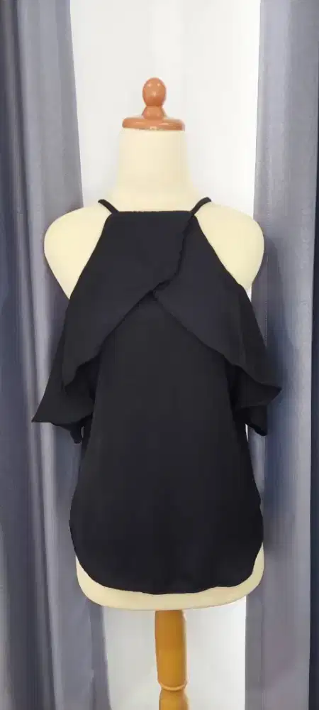 Black Crop Top Size S