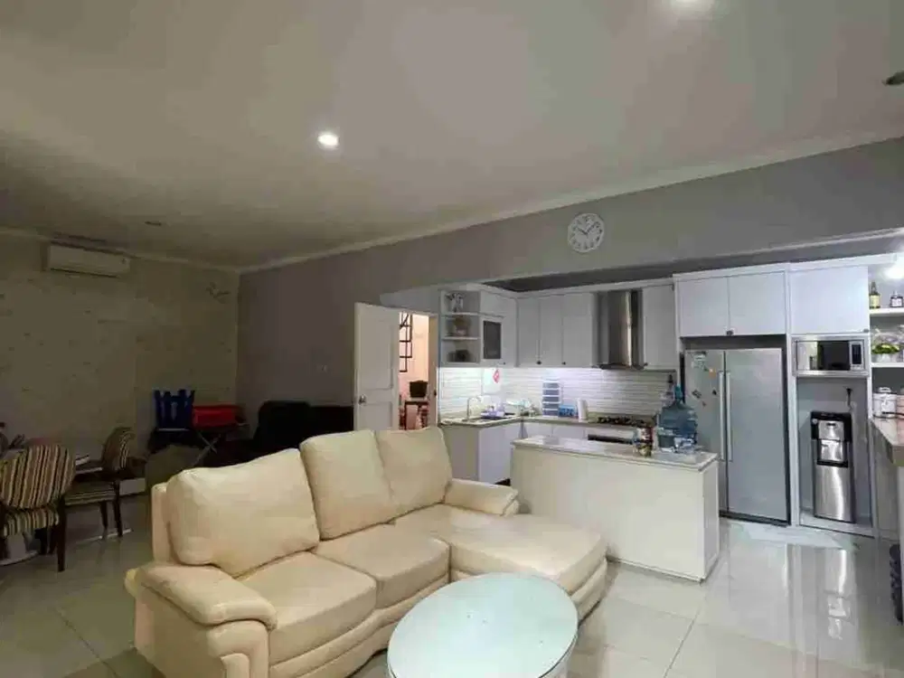 Disewakan Rumah Kenari Pik uk 8x15 Furnished