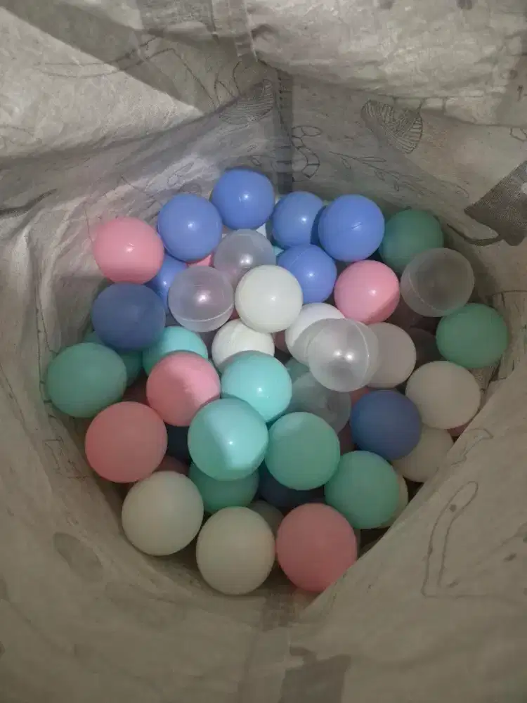 Bola untuk Mandi Bola