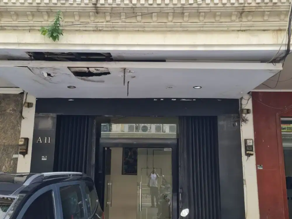 Ton - Dijual Ruko Royal Palace Tebet Jakarta Selatan 3.5 Lantai Semi Furnish