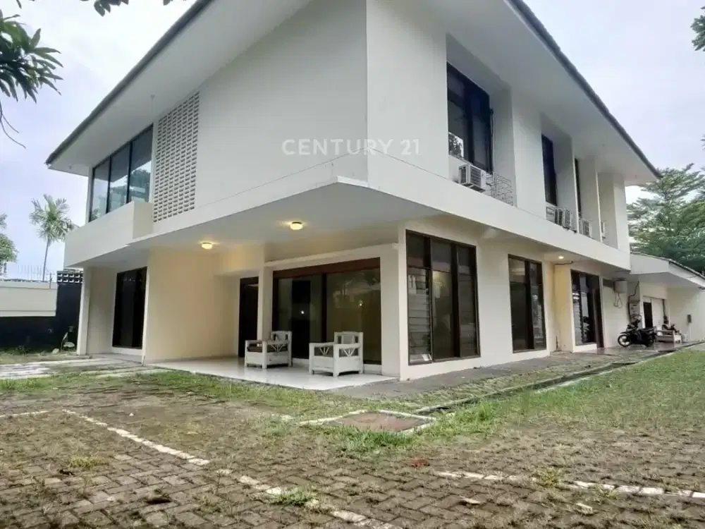 Disewa Rumah Bisa Untuk Kantor Parkir Mobil Luas Di Kemang Jaksel