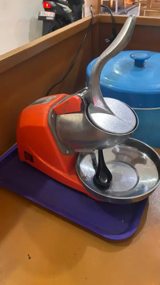 Mesin serut es/ice crusher