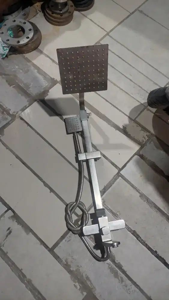 KRAN SHOWER STAINLESS KAMAR MANDI FULLSET MERK KOYOT BEKAS SEKEN