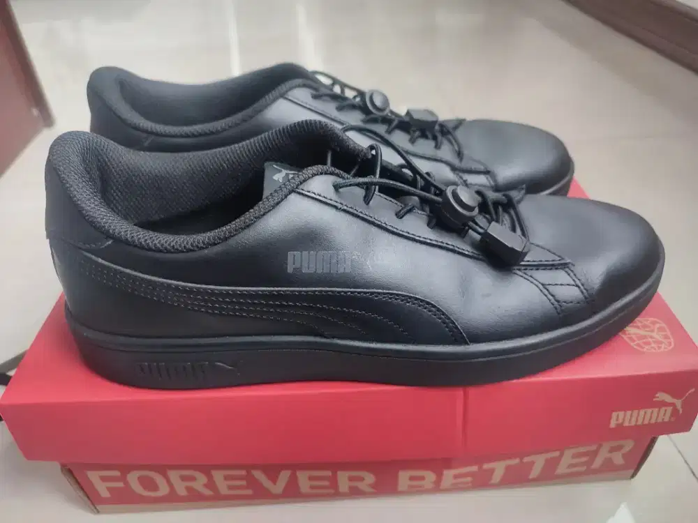 Dijual Sepatu Puma, Boots Bradleys, Pantofel Volve very mint condition