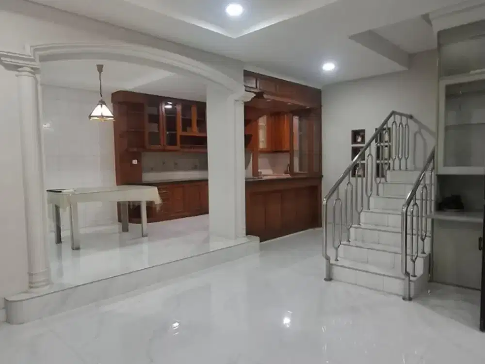 Disewa rumah Muara Karang 4+1BR Uk 153m² at Jakarta Utara