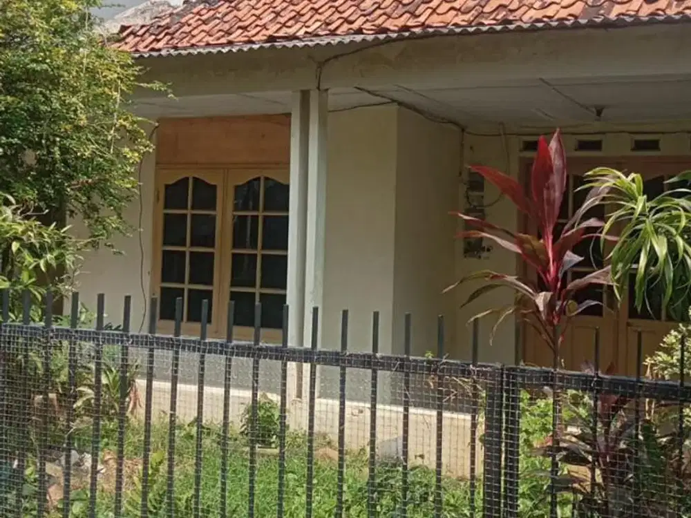 Ton - Dijual Rumah Lama Grogol Petamburan 3 Kamar Unfurnish