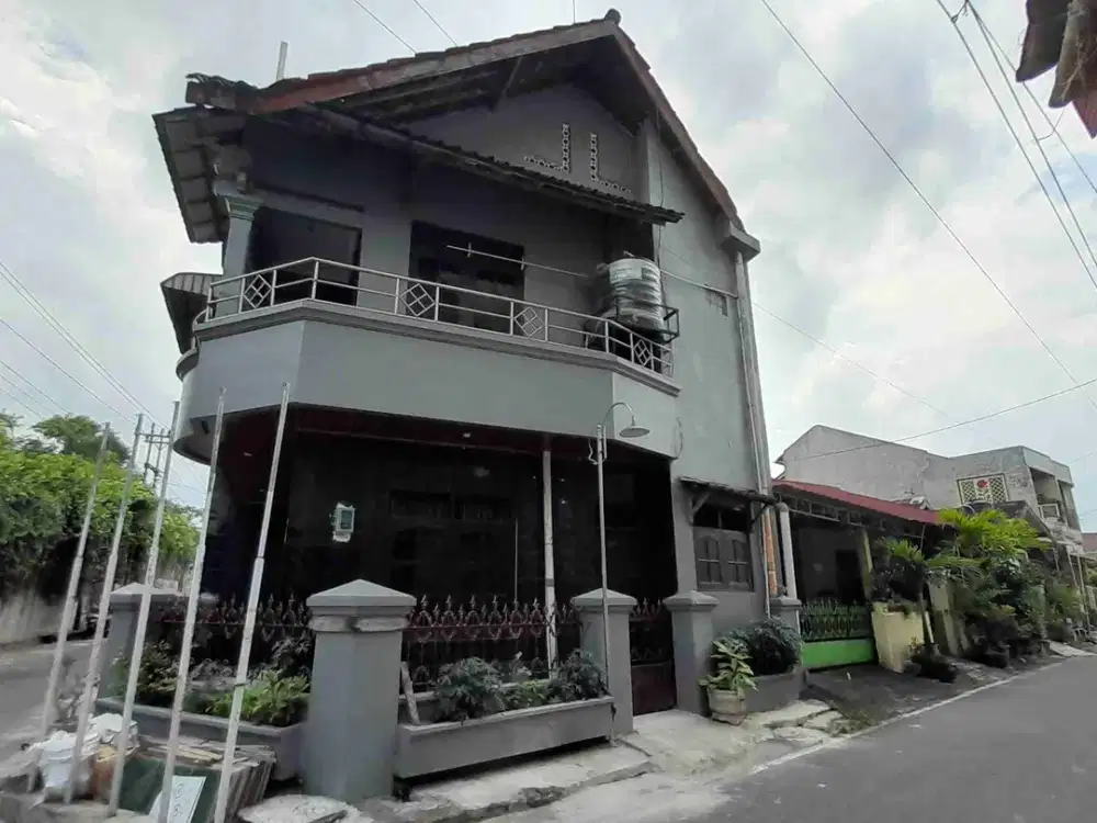 Rumah disewakan  solo dekat solo square