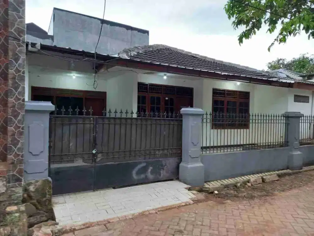 Dijual Rumah 4BR Sertifikat Hak Milik seharga NJOP Luas 165 m2
