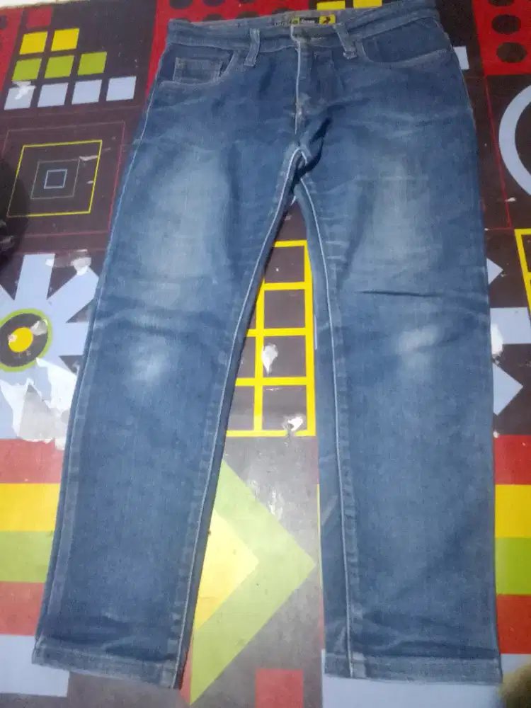 Jeans ukuran 30,sweater ukuran M-L