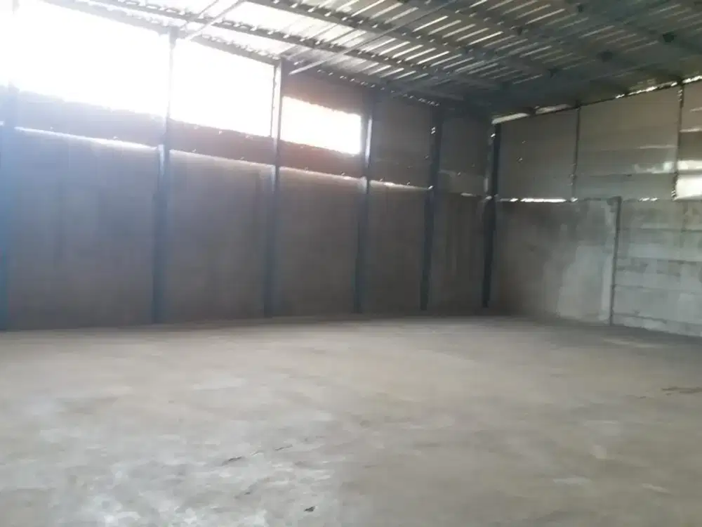 Sewa Gudang Kamal Indah luas 708m2 SHM