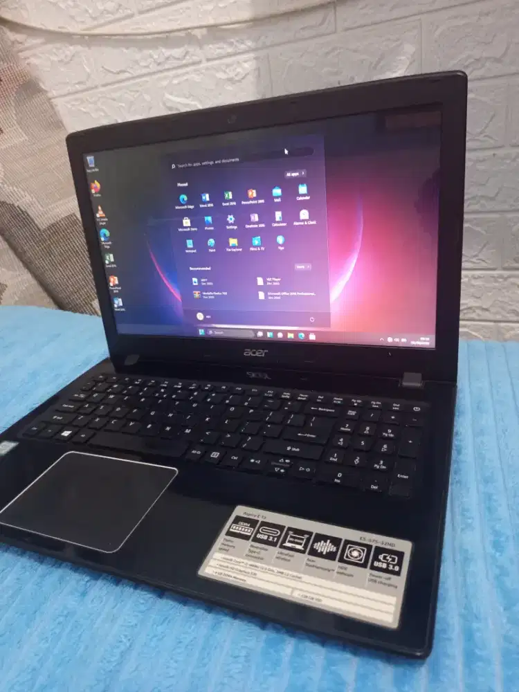 laptop ACER E5-575 Core i3 gen 6.  Ram 8gb/SSD.  Windows 11