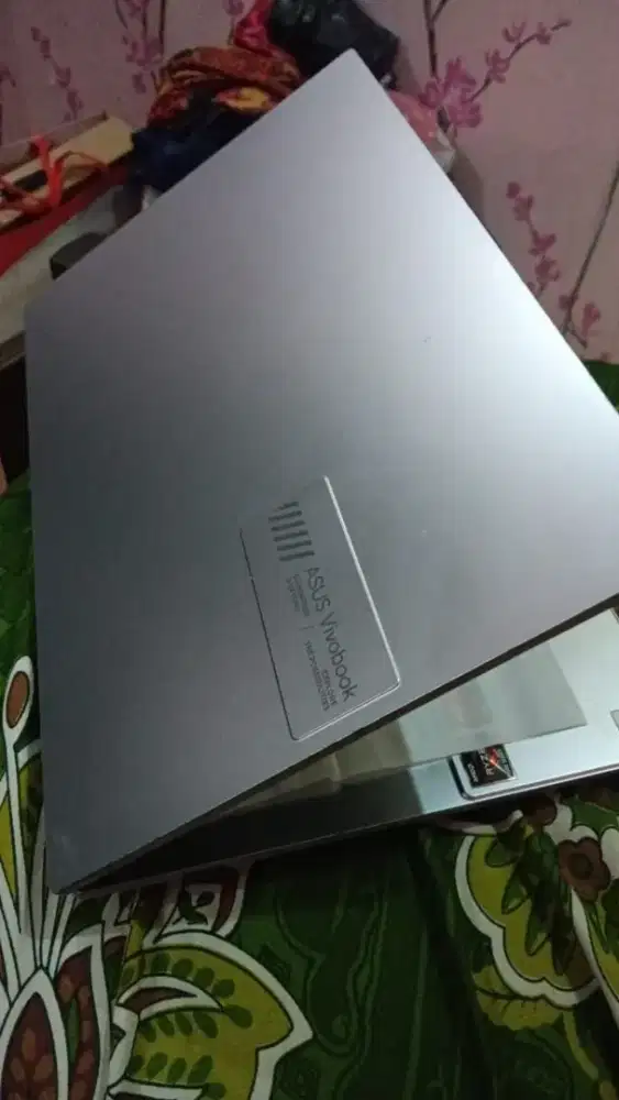 Asus Vivobook Ryzen 5 7520U