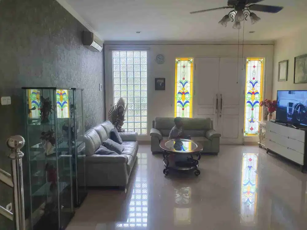 Di Jual Rumah Hoek strategis di Cibubur Country 4 KT Siap Huni