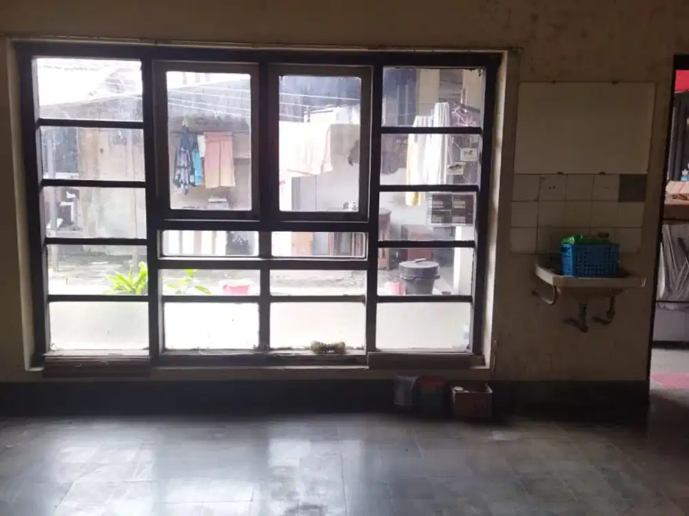 DISEWAKAN RUMAH TUA DI SAYAP TAMAN SARI BANDUNG FN