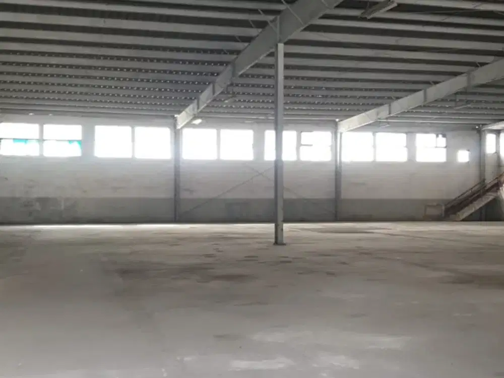 DISEWAKAN Gudang Strategis di Pinggir Jl Raya Daan Mogot