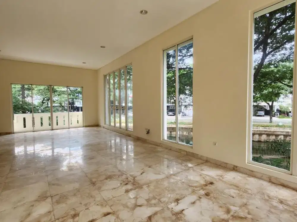 Rumah On Progess 2,5lt 15x25 375m type 4+2KT Crown Golf PIK