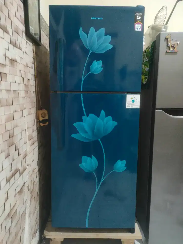 Kulkas merk Polytron 2 pintu