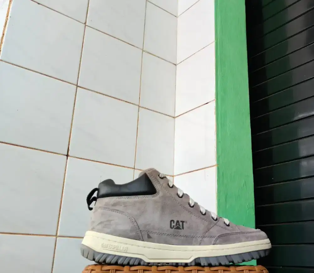 Caterpillar size 44 original