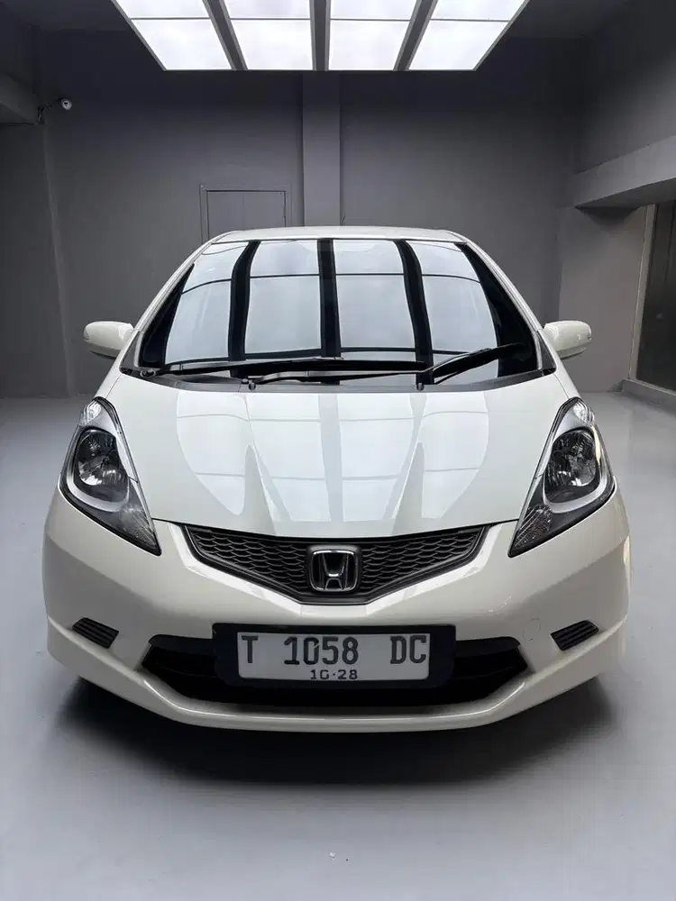 LOW KM. Honda Jazz RS Matic 2010